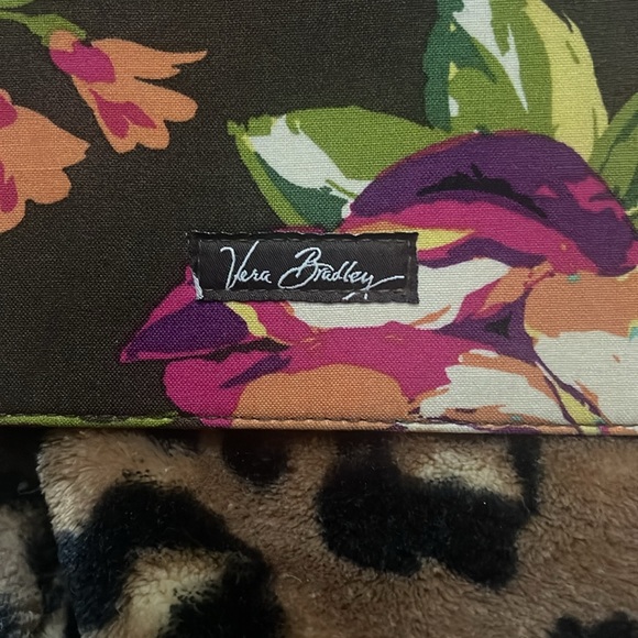 Vera Bradley: Snap-on Case Cover for IPad 2&3  In English Rose - Picture 4 of 4